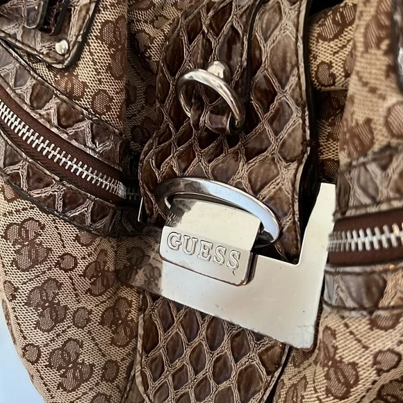 🩵Vintage Y2K GUESS Hobo Bag with Faux Leather Straps | G Logo Clasp Rhinestones - Picture 3 of 16